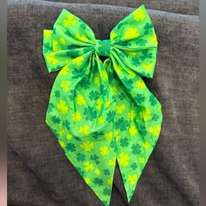 Green Clover Double Bow on Barrette Closure